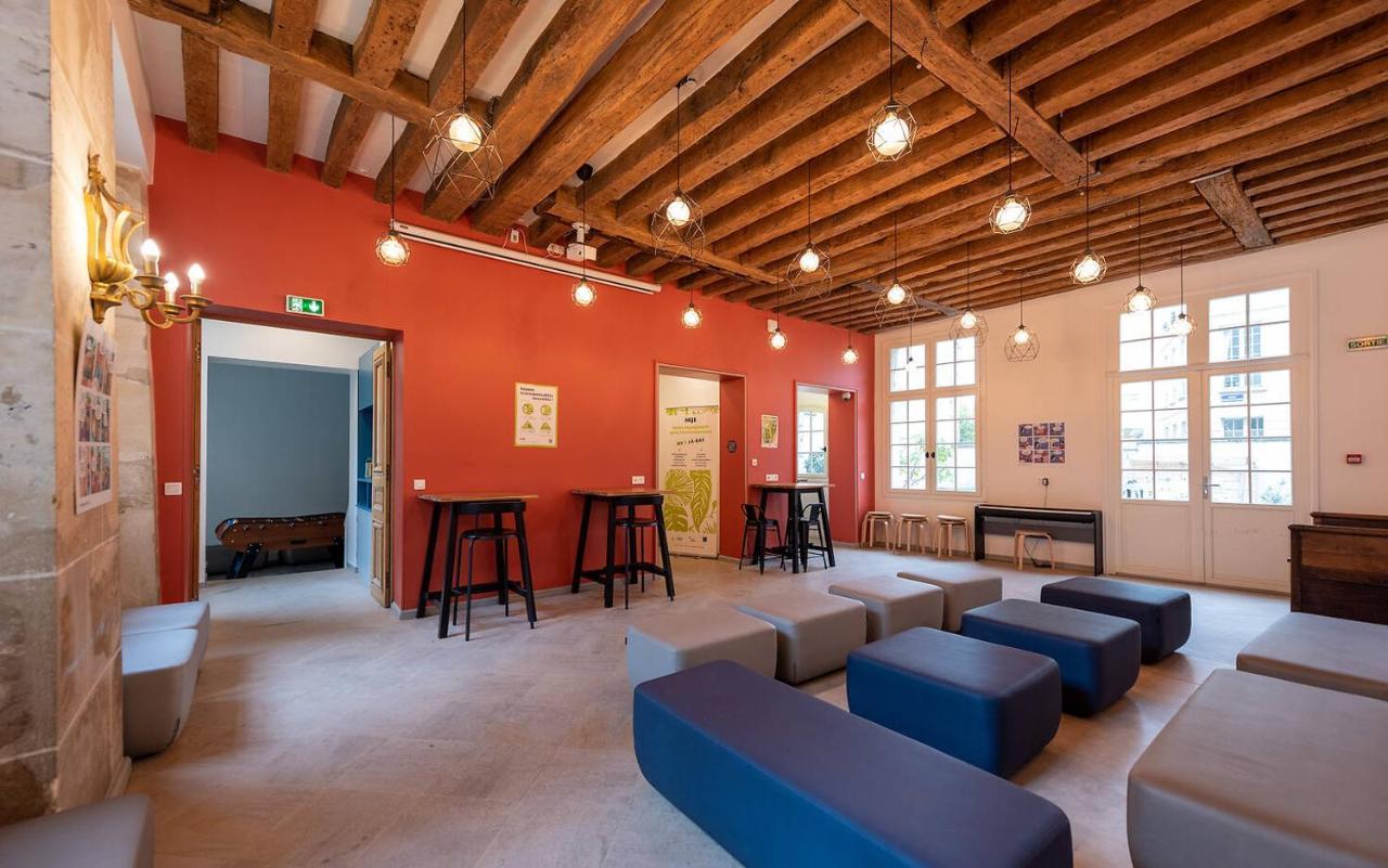 Mije Marais Hostel Paris Bagian luar foto The common room at the University of Roehampton