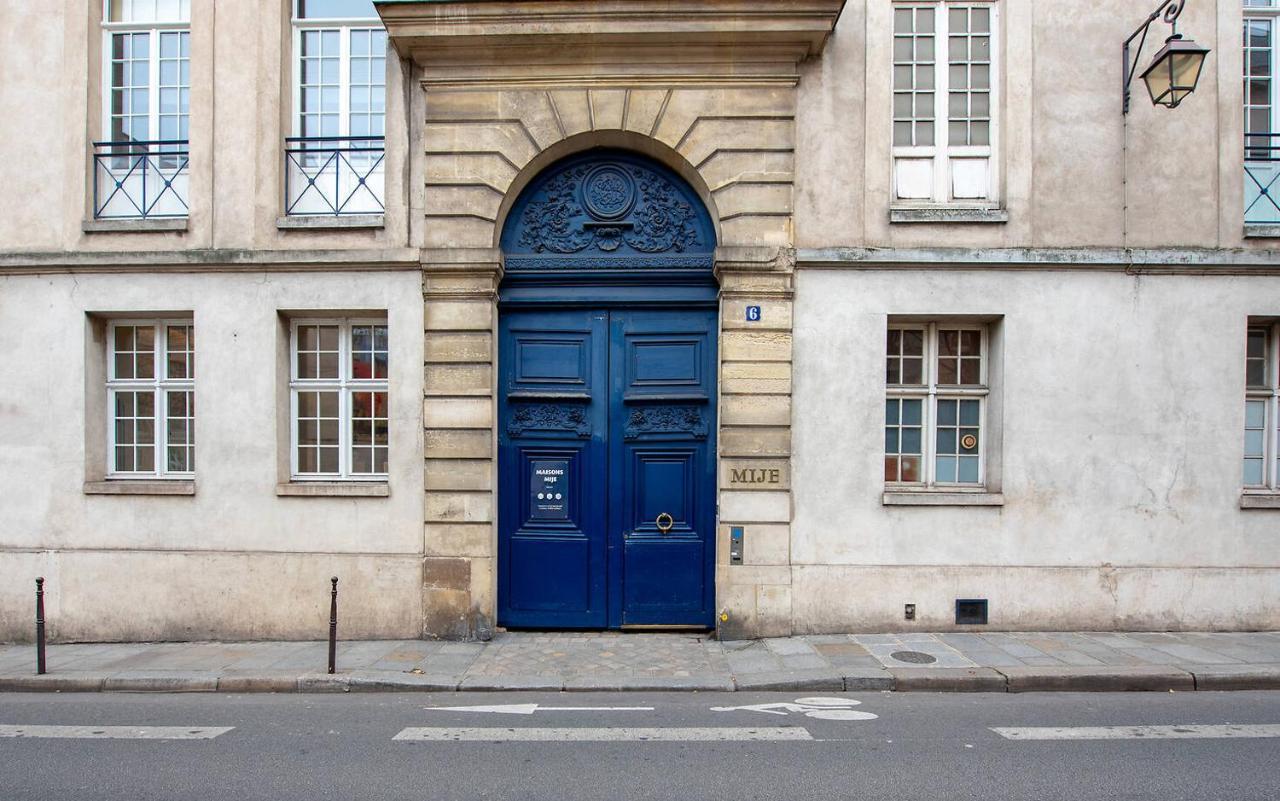 Mije Marais Hostel Paris Bagian luar foto The entrance to the Institut de France