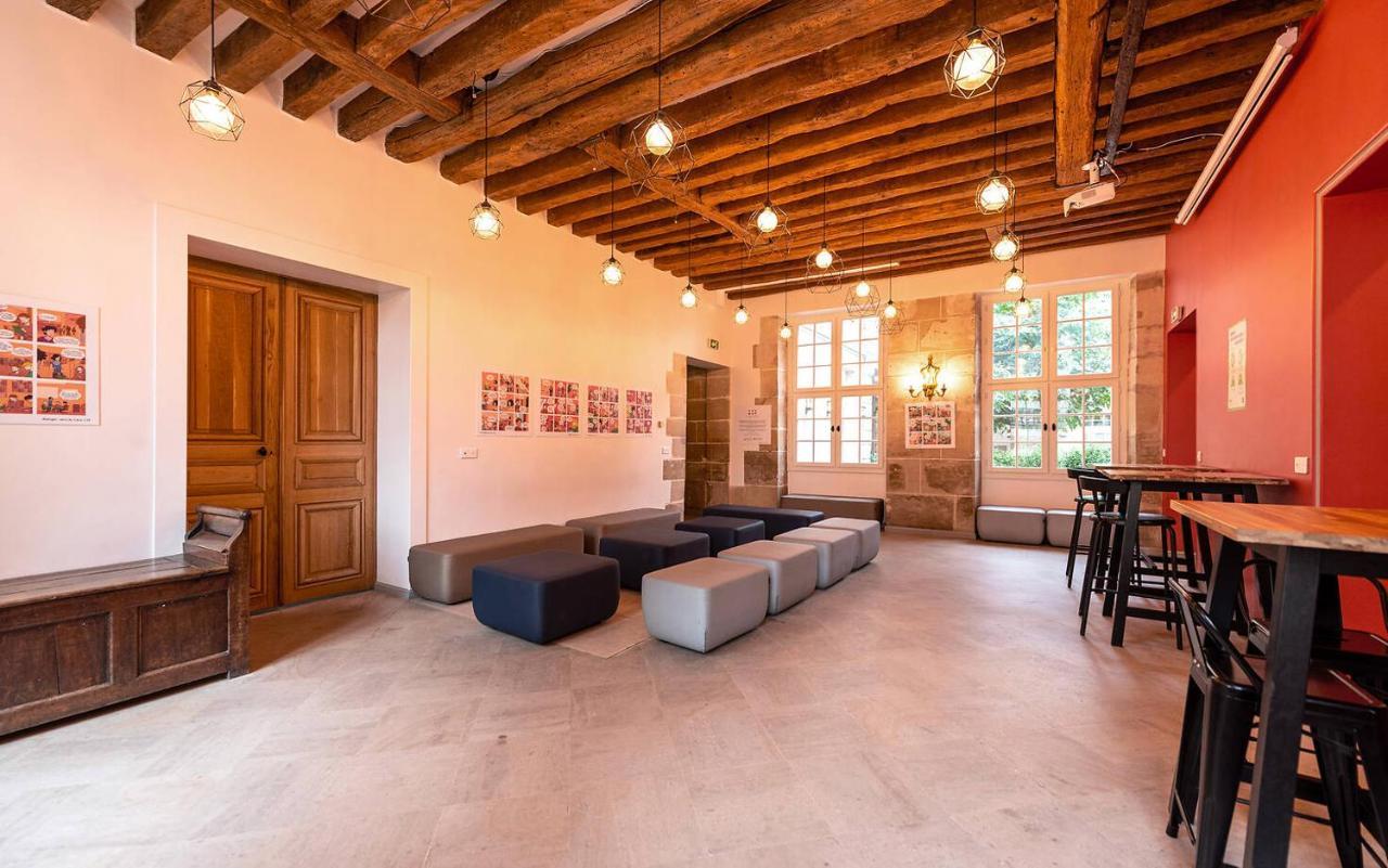 Mije Marais Hostel Paris Bagian luar foto The library