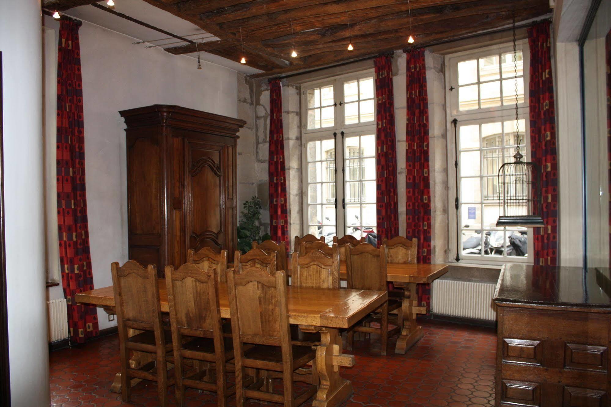 Mije Marais Hostel Paris Bagian luar foto The dining room