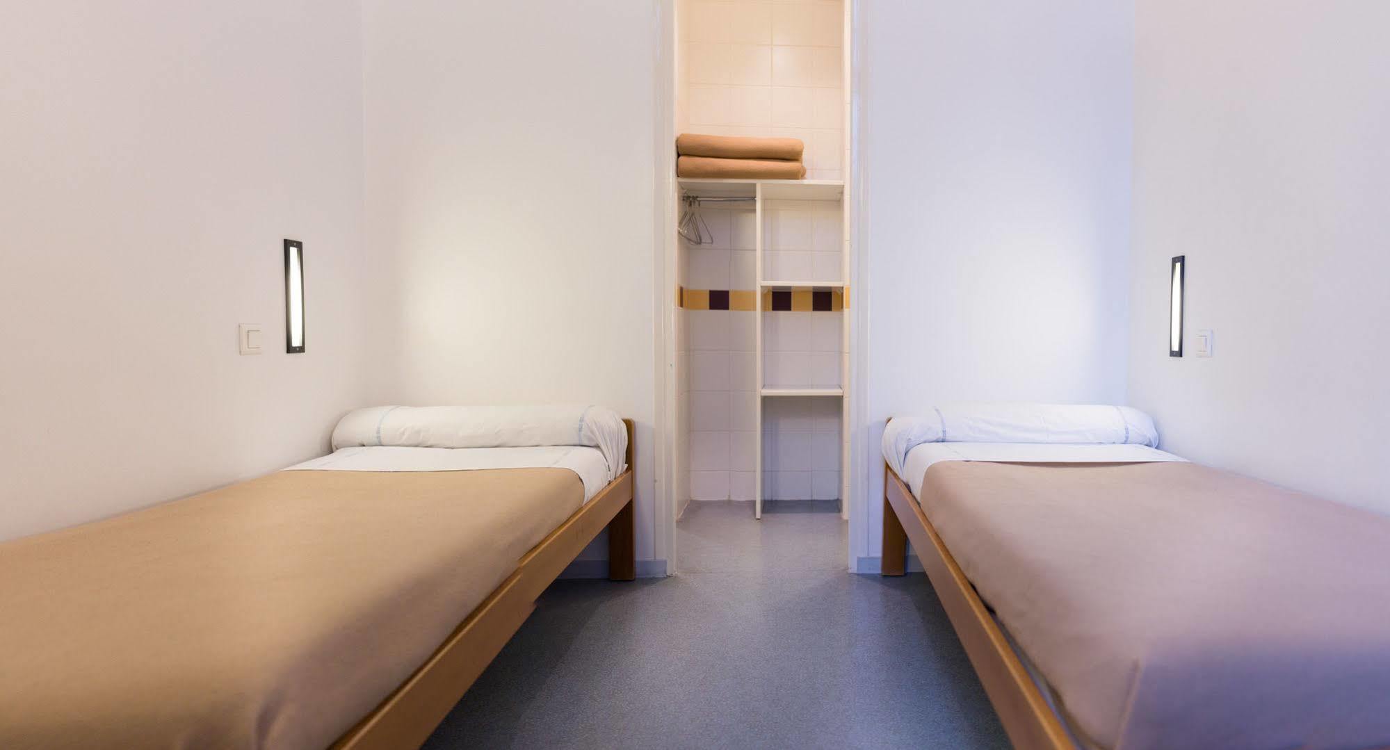 Mije Marais Hostel Paris Bagian luar foto A typical room at the hostel