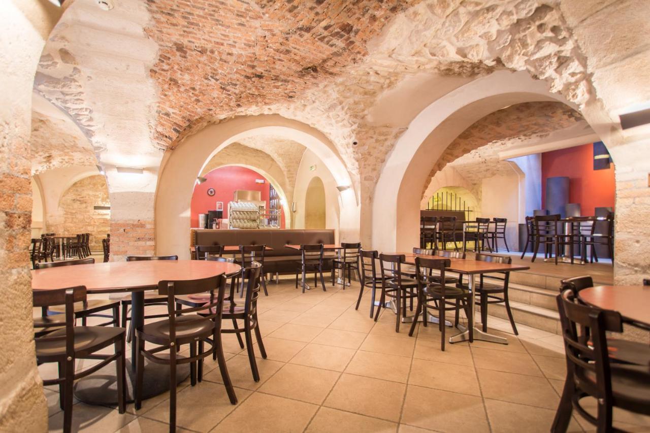 Mije Marais Hostel Paris Bagian luar foto Restaurant in the basement of the museum
